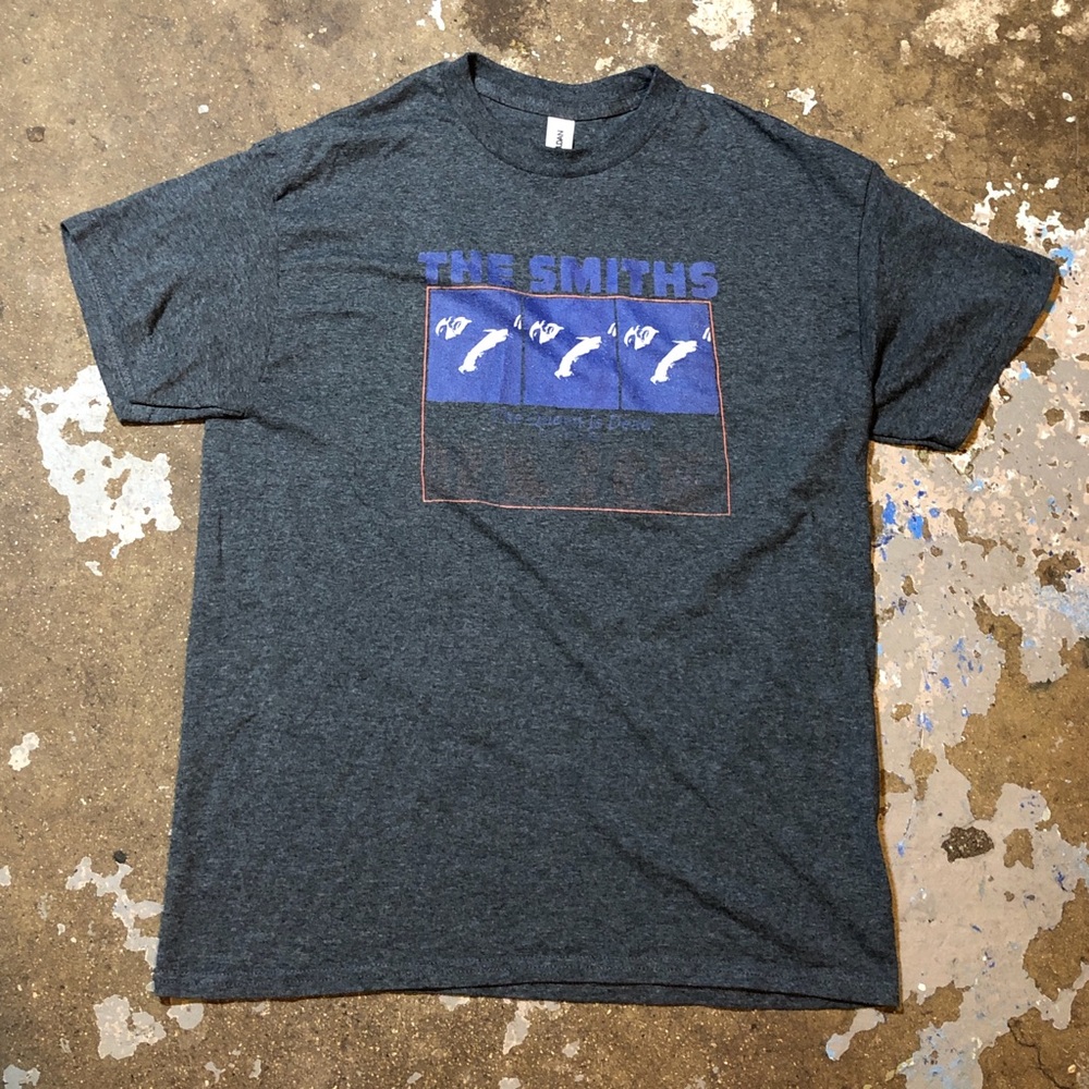 Gildan Blue and Gray Short Sleeve Tee Retro Design